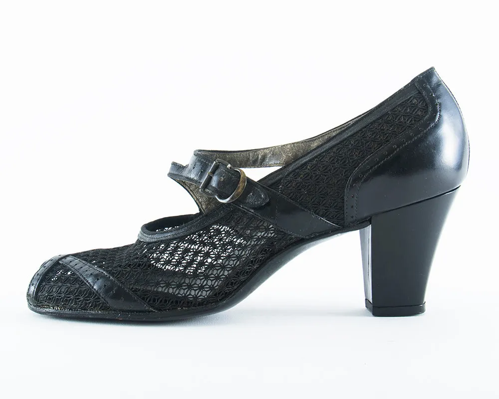 $50 & UNDER SALE || 1940s Black Leather Mesh Mary Jane Shoes | size 7