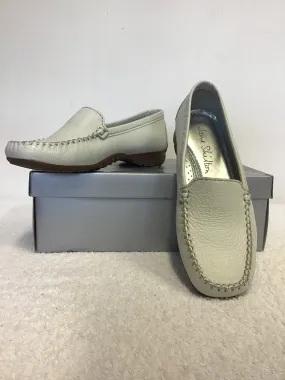 BRAND NEW JANE SHILTON ISABELLA WHITE LEATHER LOAFER FLATS SIZE 4/37