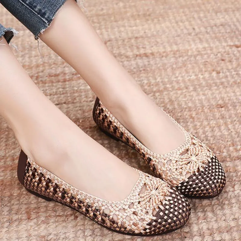 Hand-woven mesh flats