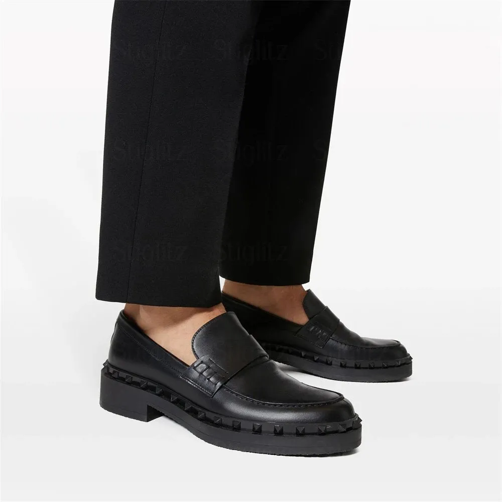 Rivet-Studded Around Design Men Loafers