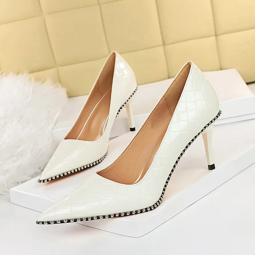 Stylish Woven Embossed Stiletto Heel Shallow Pumps